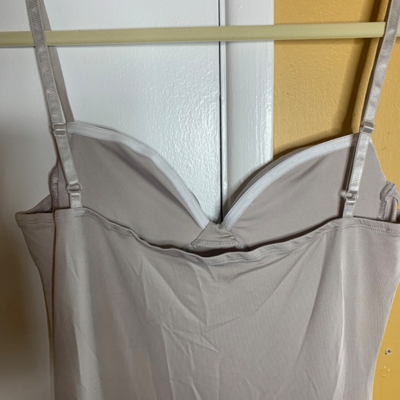 Nude stretch dress - Picture 3 of 4